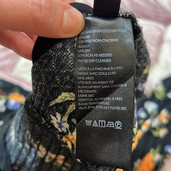 Urban Outfitters Black Floral Rosalind Puff Sleeve Crop Top - Picture 13 of 14